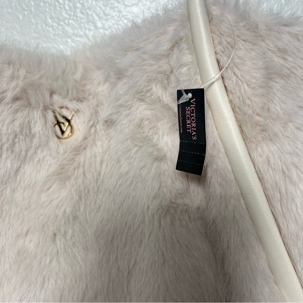 Victoria’s Secret Faux-Fur Tote Bag Cream NWT - Picture 10 of 11